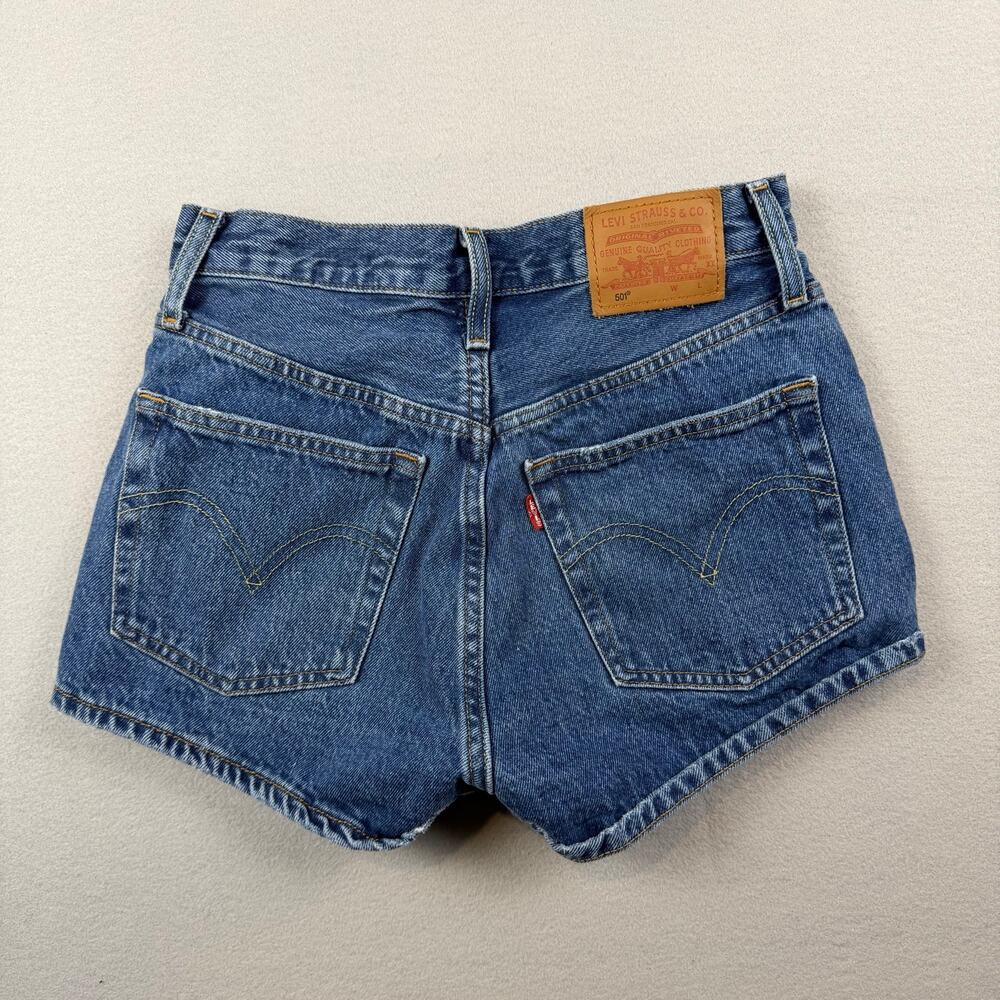 Levi’s 501 Large E Distressed Denim Shorts W26